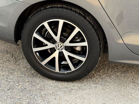 Used 2017 Volkswagen Jetta SE FWD image 8