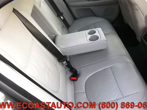 Used 2010 Jaguar XF Luxury image 8