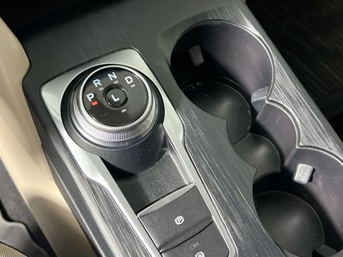 Used 2022 Ford Escape SE w/ SE Sport Appearance Package FWD image 24
