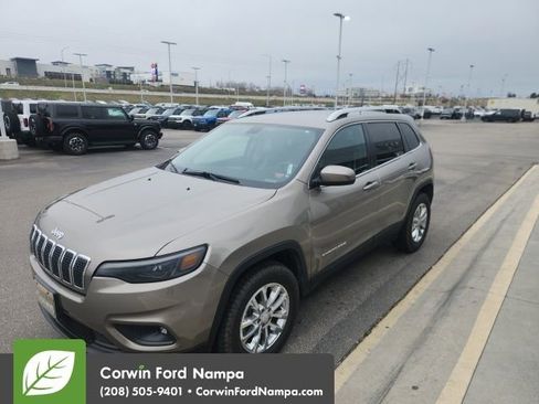 Used 2019 Jeep Cherokee Latitude w/ Cold Weather Group image 1