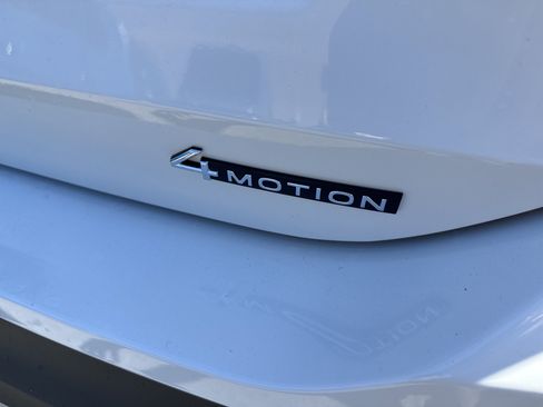 New 2025 Volkswagen Tiguan SE image 7