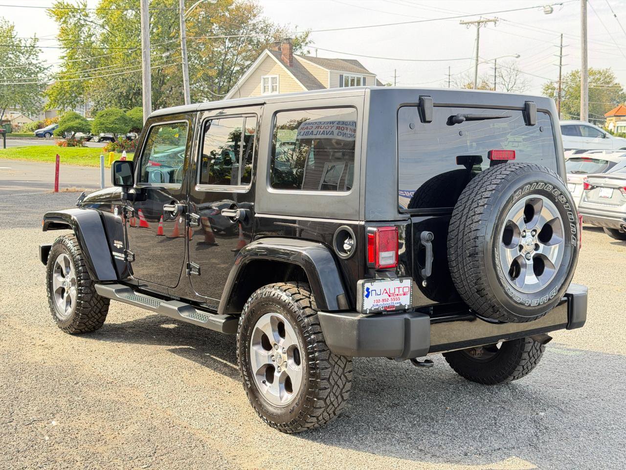 Used 2016 Jeep Wrangler Unlimited Sahara w/ Connectivity Group AWD/4WD image 6