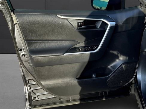 Used 2020 Toyota RAV4 LE image 14