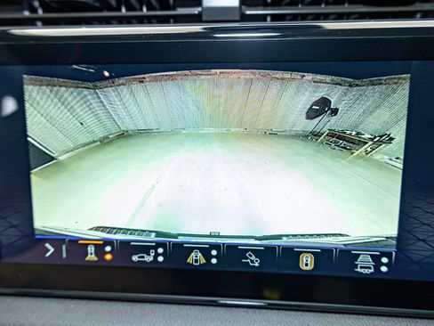 Used 2025 GMC Sierra 2500 AT4 w/ AT4 Premium Plus Package image 21