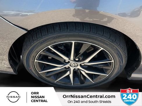 Used 2022 Toyota Camry SE FWD image 9