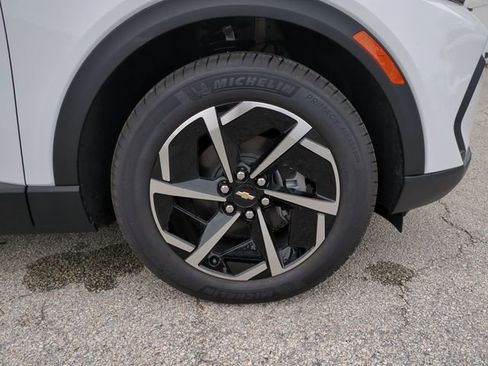 New 2026 Chevrolet Equinox EV LT image 11