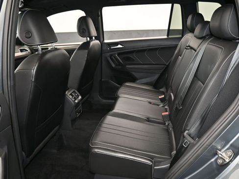 Used 2022 Volkswagen Tiguan SE R-Line image 36