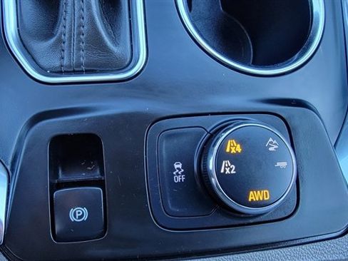 Used 2021 Chevrolet Traverse LT w/ LPO, Blackout Package image 31