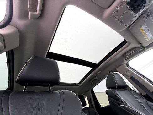 Used 2024 Acura MDX SH-AWD w/ Advance Package image 21