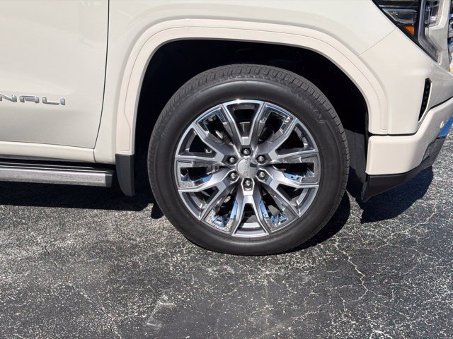 Used 2026 GMC Sierra 1500 Denali AWD/4WD image 9
