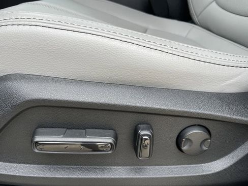 Used 2025 Honda Pilot Touring image 27