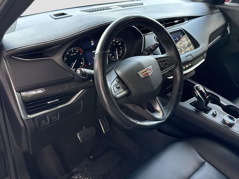 Used 2023 Cadillac XT4 Sport FWD image 9