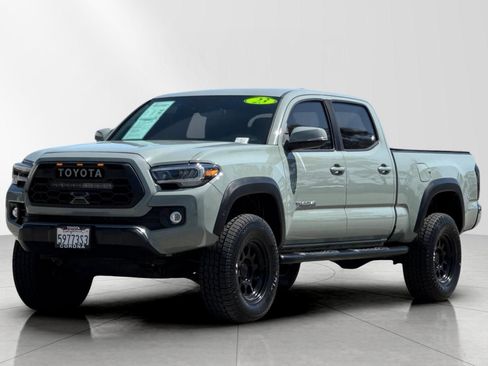Used 2023 Toyota Tacoma TRD Off-Road w/ Black Out Package (TMS) image 7
