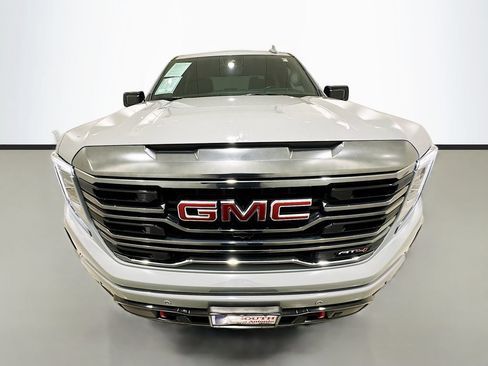 Used 2024 GMC Sierra 1500 AT4 w/ Technology Package AWD/4WD image 2
