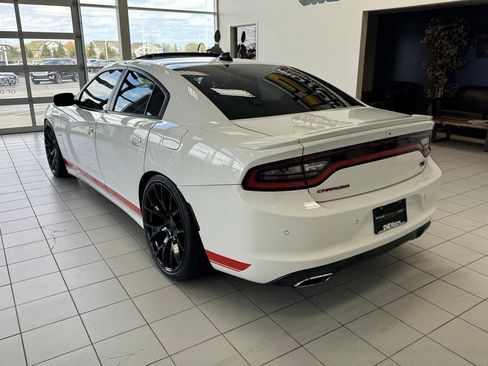 Used 2015 Dodge Charger R/T image 3