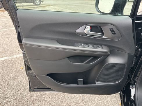 New 2026 Chrysler Pacifica Select image 55