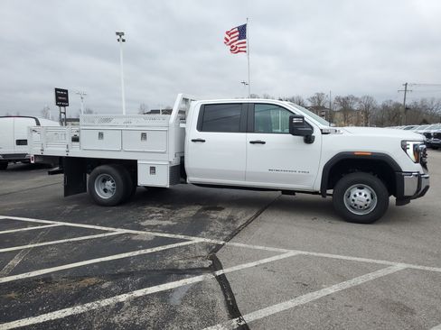 New 2025 GMC Sierra 3500 Pro w/ Convenience Package image 3
