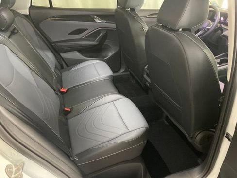 Certified 2026 Volkswagen Tiguan SE AWD/4WD image 6