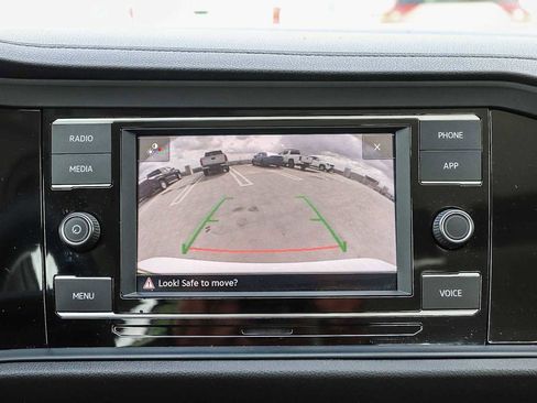 Used 2020 Volkswagen Jetta SE w/ SE Cold Weather Package image 25