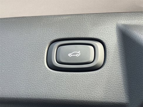 New 2025 VinFast VF 8 Plus image 13