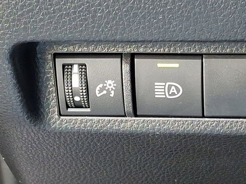 Used 2025 Toyota RAV4 XLE image 26