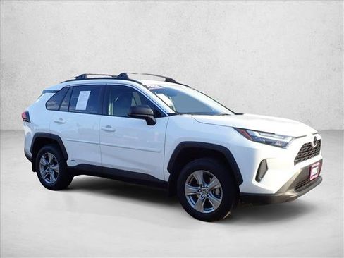Used 2025 Toyota RAV4 LE AWD/4WD image 6