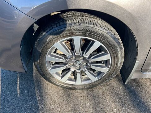 Used 2018 Toyota Sienna XLE image 13