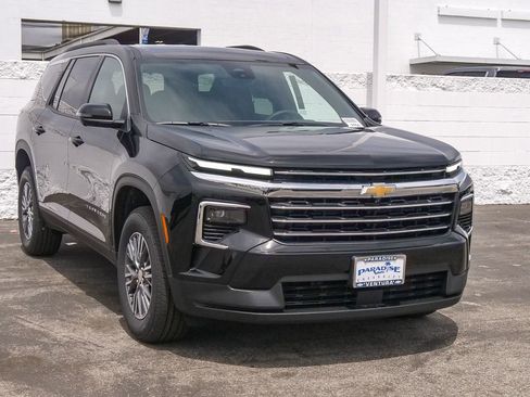 New 2026 Chevrolet Traverse LT w/ Driver Confidence Package FWD image 3