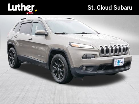 Used 2016 Jeep Cherokee Latitude w/ Cold Weather Group image 1