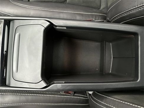 Used 2021 Volvo XC40 T5 R-Design w/ Advanced Package image 21