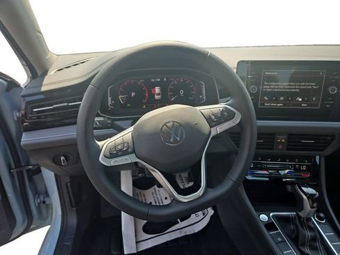 New 2025 Volkswagen Jetta SEL FWD image 17