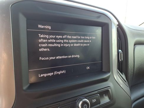 Used 2024 GMC Sierra 2500 Pro w/ Convenience Package image 11