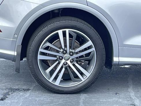 Used 2020 Audi Q5 e Prestige w/ Prestige Package image 9