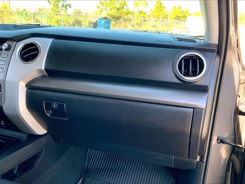 Used 2016 Toyota Tundra SR5 image 17