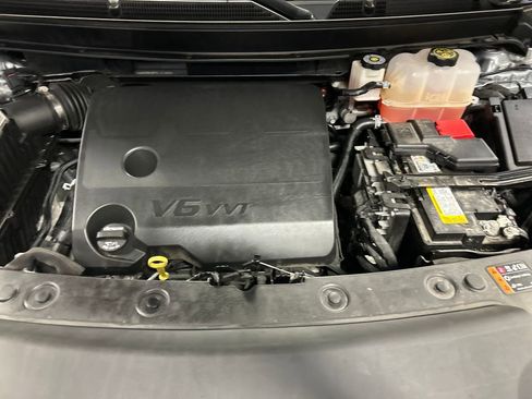Used 2023 Buick Enclave Essence image 27
