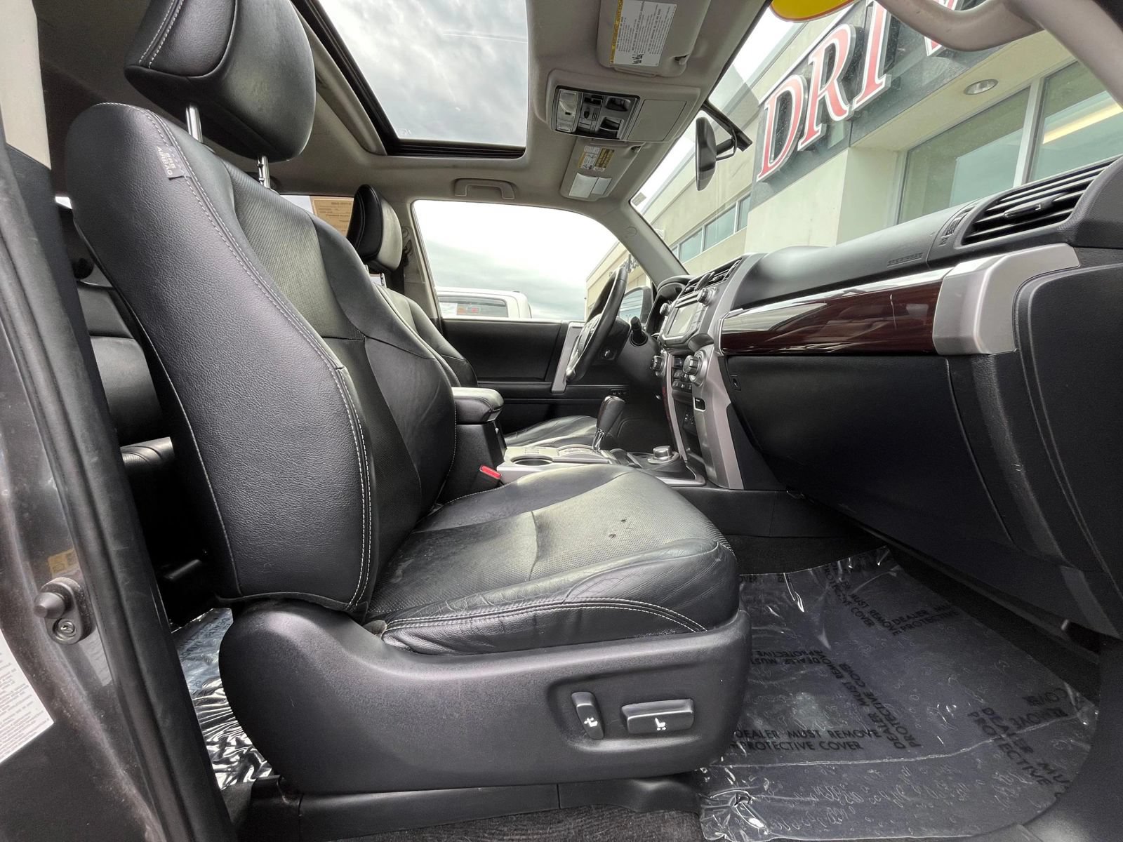 Used 2014 Toyota 4Runner Limited AWD/4WD image 28