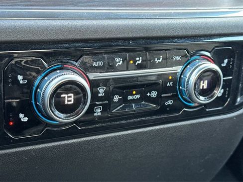 Used 2025 GMC Sierra 1500 SLT image 28