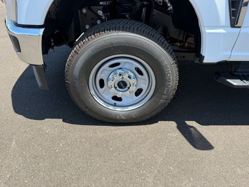 New 2026 Ford F250 XL w/ XL Chrome Package AWD/4WD image 25
