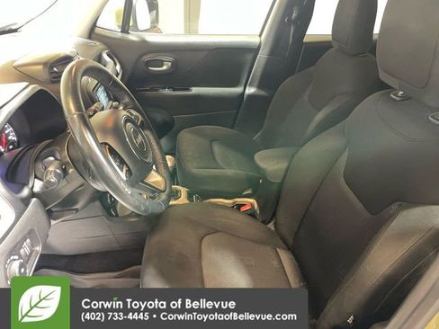 Used 2015 Jeep Renegade Latitude image 15