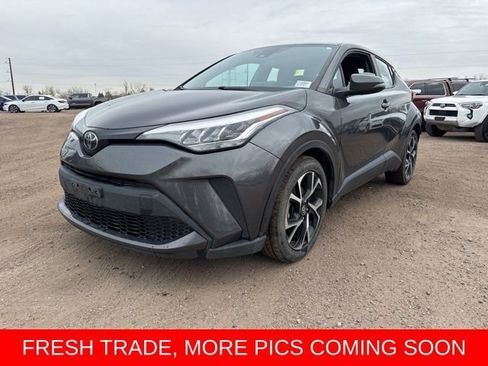 Used 2022 Toyota C-HR XLE image 1