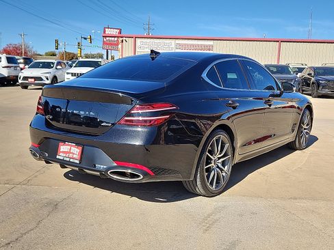 Used 2025 Genesis G70 2.5T image 3