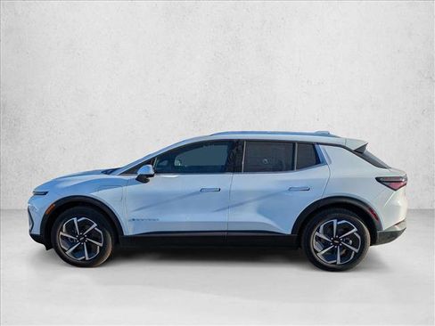 New 2026 Chevrolet Equinox EV LT image 8