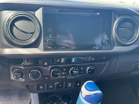 Used 2017 Toyota Tacoma TRD Off-Road image 13