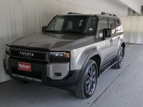 Used 2025 Toyota Land Cruiser w/ Premium Package image 24