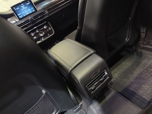 Used 2022 Lincoln Corsair AWD w/ Premium Package image 23