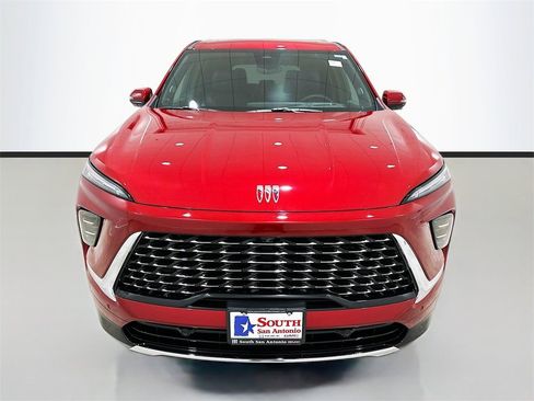 New 2026 Buick Enclave Avenir w/ Super Cruise Package image 2