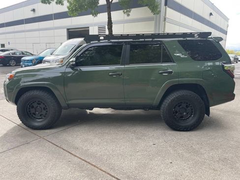 Used 2022 Toyota 4Runner TRD Off-Road Premium AWD/4WD image 6