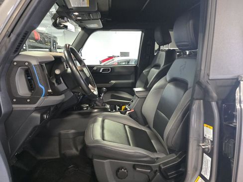 Used 2022 Ford Bronco Black Diamond image 8