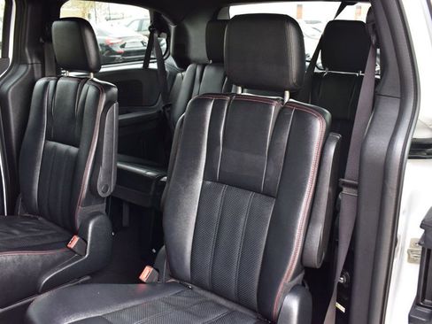 Used 2019 Dodge Grand Caravan GT image 23