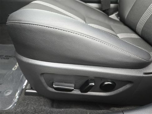 Used 2024 MAZDA CX-50 AWD 2.5 S w/ Preferred Package image 16